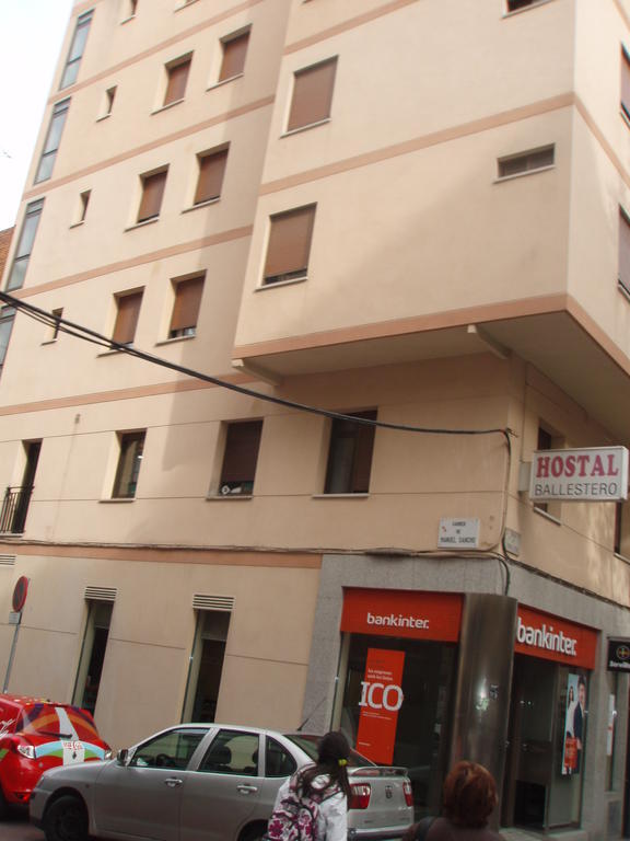 Hostal Ballestero バルセロナ エクステリア 写真
